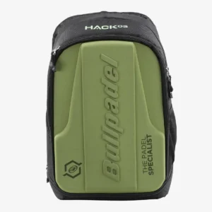 Imagen frontal de la mochila de padel bullpadel hack en color kaki
