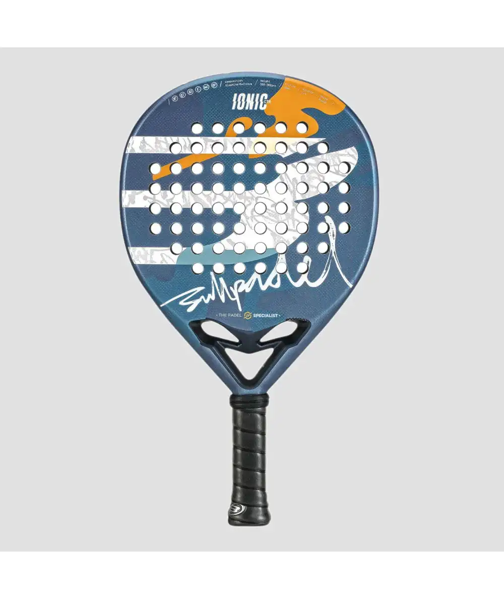 Vista frontal de la pala de padel bullpadel ionic control 2025 en color azul